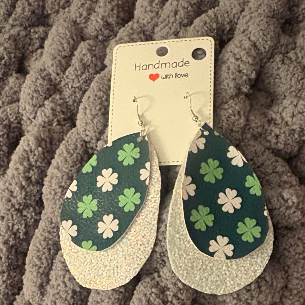 Clover Earrings - Green and Silver